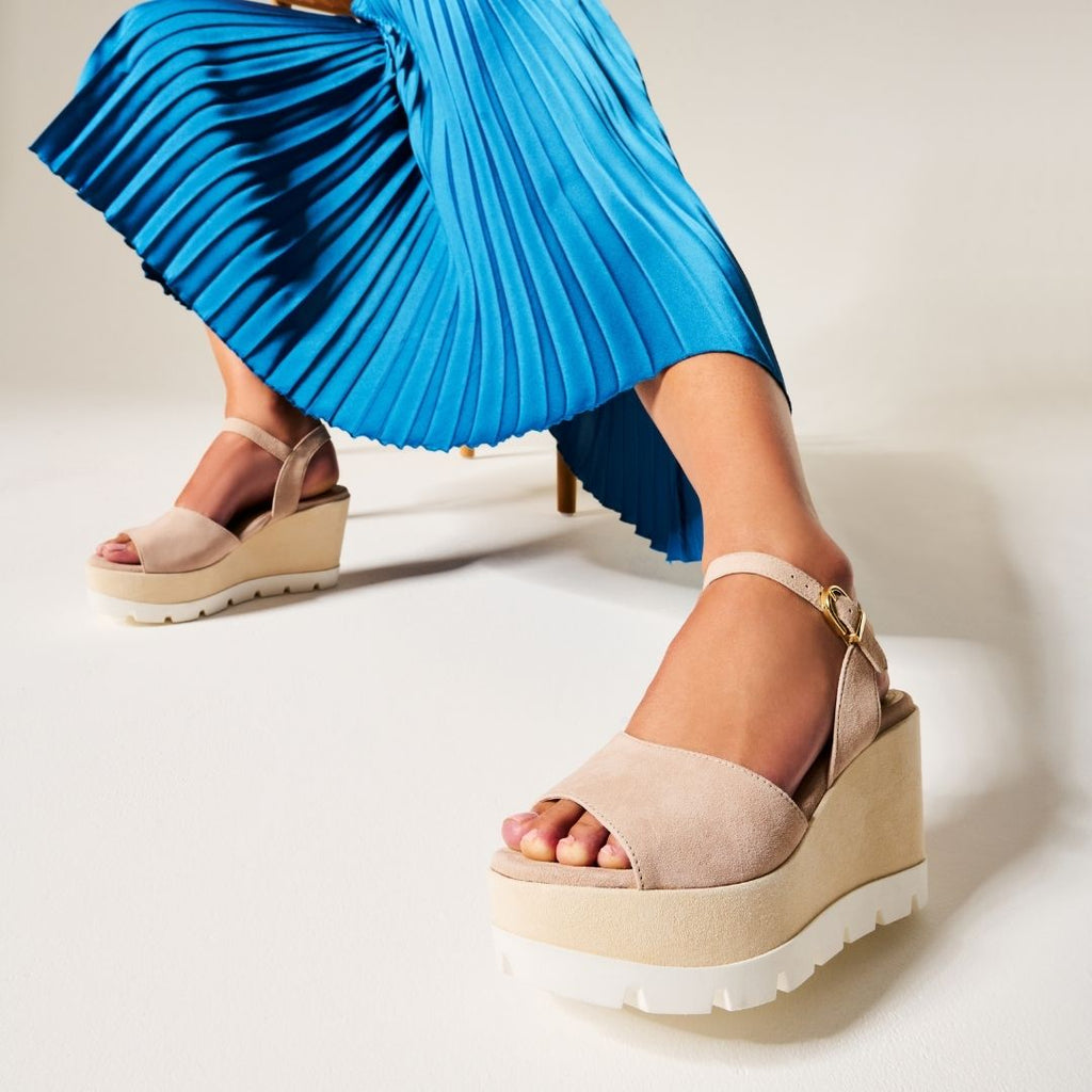 Calla Shoes Rosa | Neutral Suede heel sandal