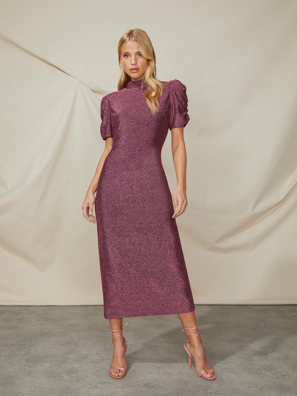 Plum Ruched Side Detail Midi Dress – Ro&Zo