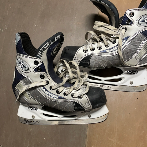 Used Easton Ultra Lite 3.5D Player Skates – Crow's Sports