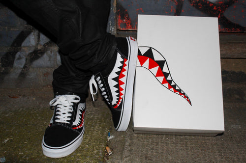 vans with teeth design