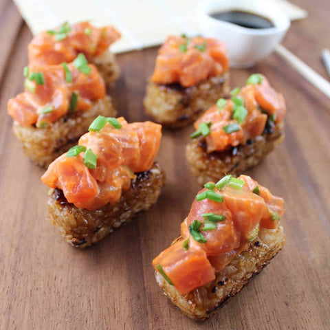 Canapé de Arroz con Tartar de Atún