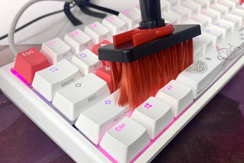 cleaning keyboard