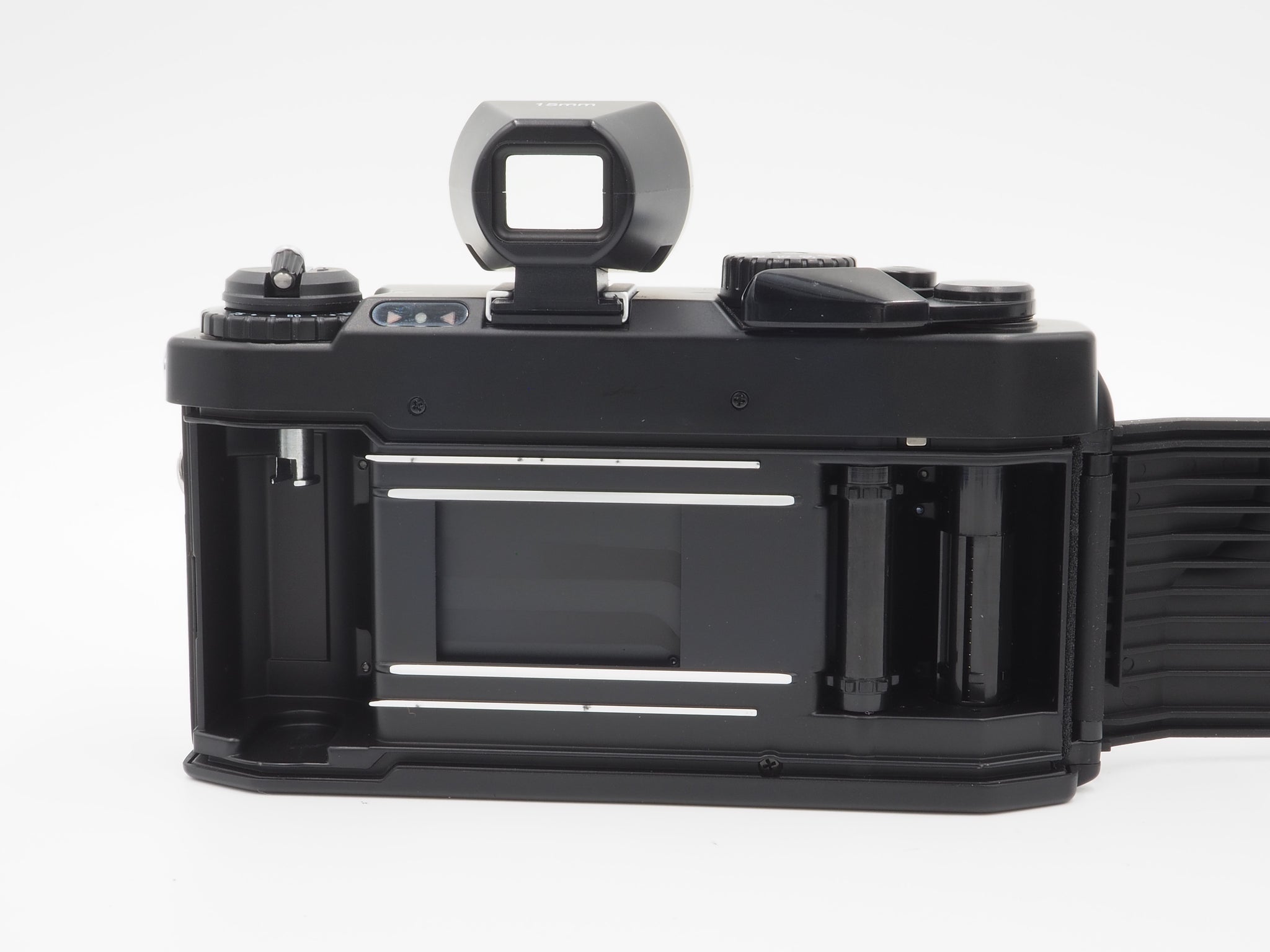 Voigtlander Bessa L with 15mm f/4.5 Super Wide-Heliar Lens - Black