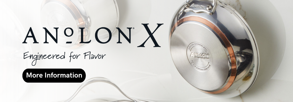 Anolon Nouvelle Copper Luxe Onyx กระทะทอด ขนาด 25 ซม. French Skillet (80154-T) ดีไซน์ระดับพรีเมียมจากสหรัฐอเมริกา ที่ประกอบด้วยชั้นโลหะนำไฟฟ้าถึง 5 ชั้น ที่จะช่วยให้คุณกลายเป็นเชฟมือหนึ่งได้ทันที Anolon Nouvelle Copper Luxe Onyx Collection จะทำให้การทำอาหารของคุณสนุกสนานและสะดวกมากขึ้นกว่าเดิม ทำให้การเข้าครัวไม่ใช่เรื่องน่าเบื่ออีกต่อไป จากแรงบันดาลใจของ Anolon ที่จะช่วยให้คุณมีช่วงเวลาพิเศษในการทำอาหารพิเศษกับคนที่คุณรัก จึงได้คิดค้นนวัตกรรมที่ช่วยเปลี่ยนความจำเจให้การทำอาหารเป็นเรื่องที่น่าค้นหาและตื่นเต้น ทำให้การเข้าครัวของคุณเป็นการปลุกความเป็นเชฟในตัวออกมา คุณสมบัติเด่น Anolon Nouvelle Copper Luxe Onyx กระทะทอด 25 ซม.