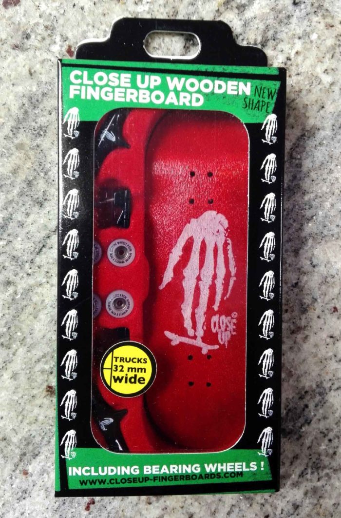 Close Up Fingerboard Skull Hand Red