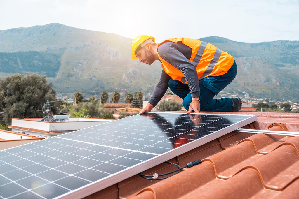 Roof Solar Panel Installation in Canada