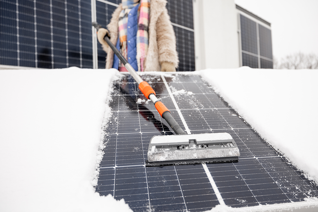 Solar Panel Maintenance Checklist: Winter Edition
