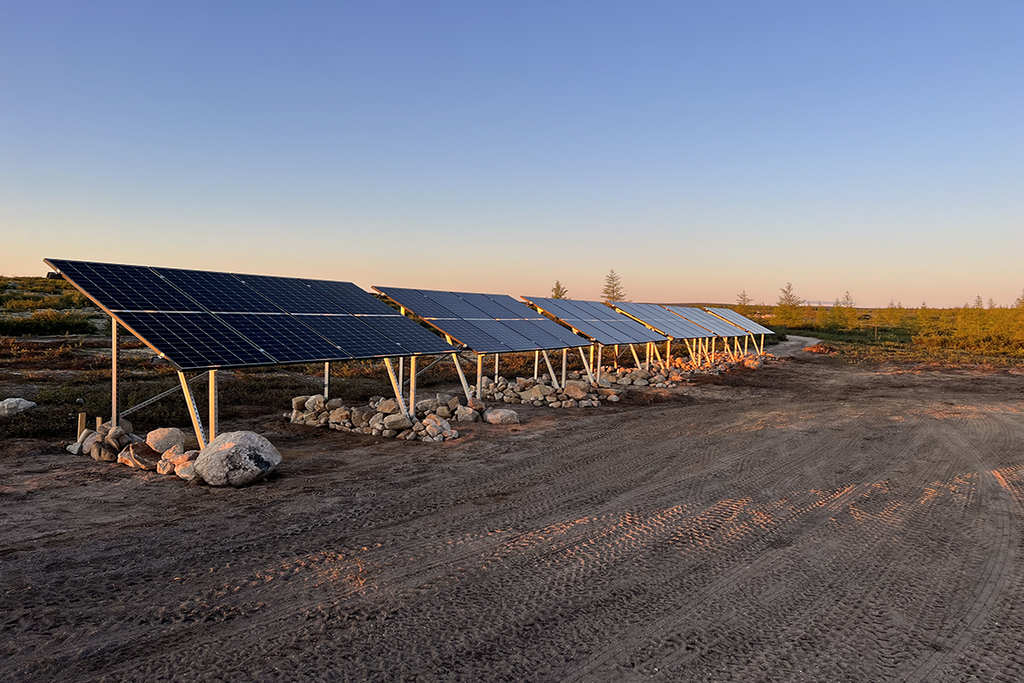 Installing Vsun solar Panel For Off-grid House in Canada