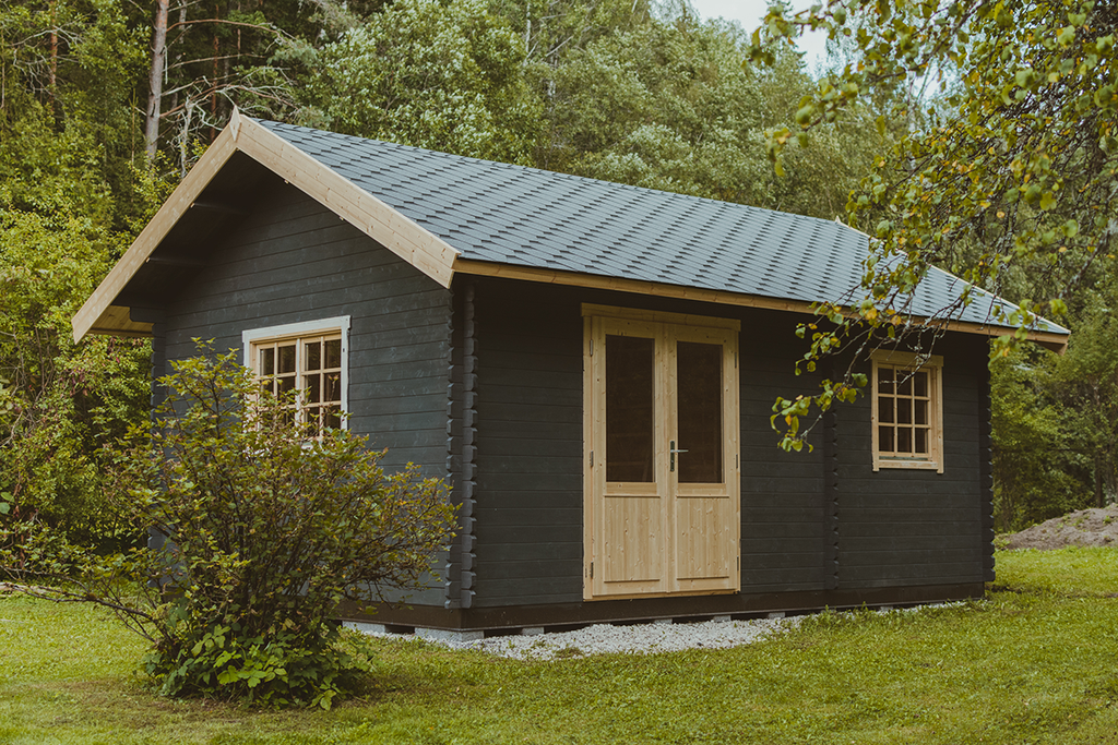 Efficient MPPTs for off-grid cabin