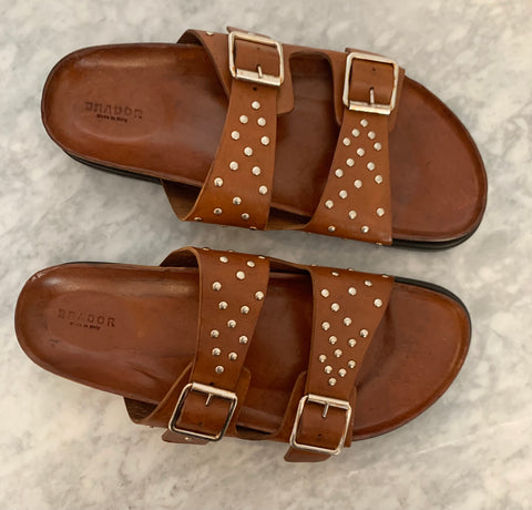 Brown brador sandals