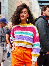 Gacha Girl with Two Tone Hair and Rainbow Sweater Gacha Life -  Portugal