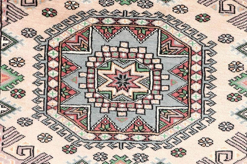 Qaleen Carpets Navajo White Caucasian 3' 4 x 5' 8 - No. 47127