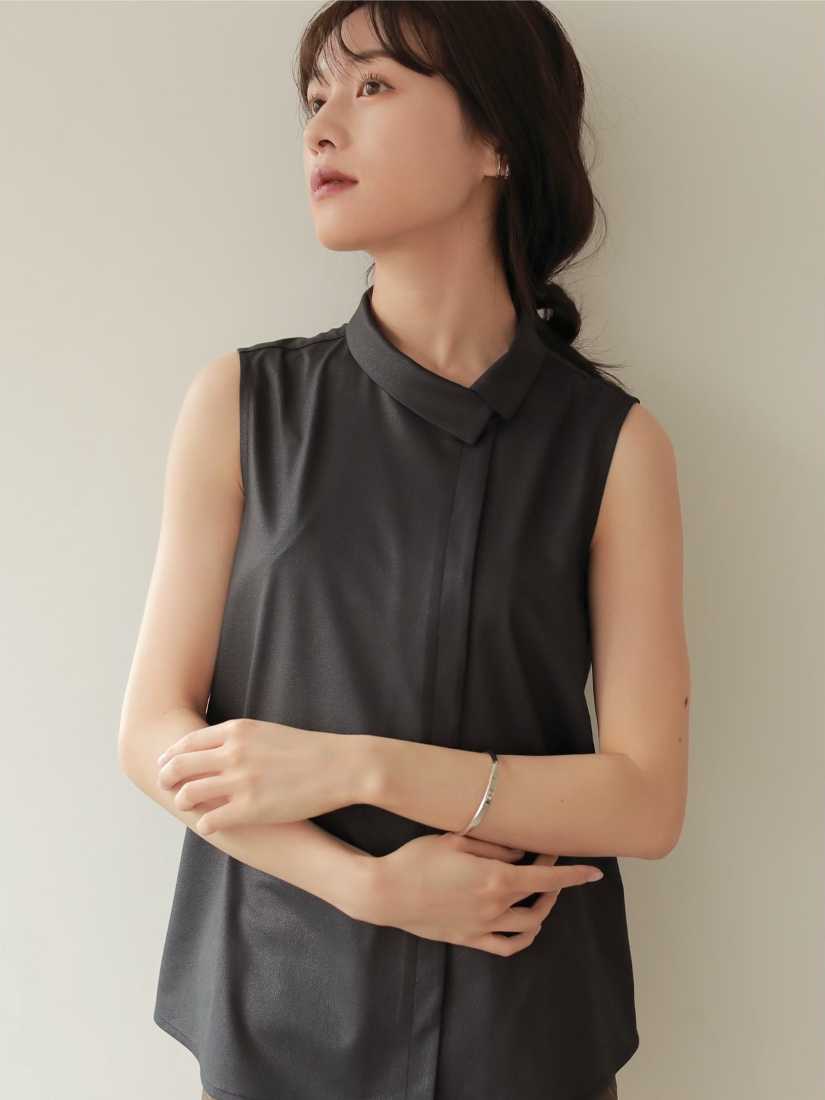 L'Or Asymmetry Collar Shirt エクリュ - シャツ/ブラウス(半袖/袖なし)