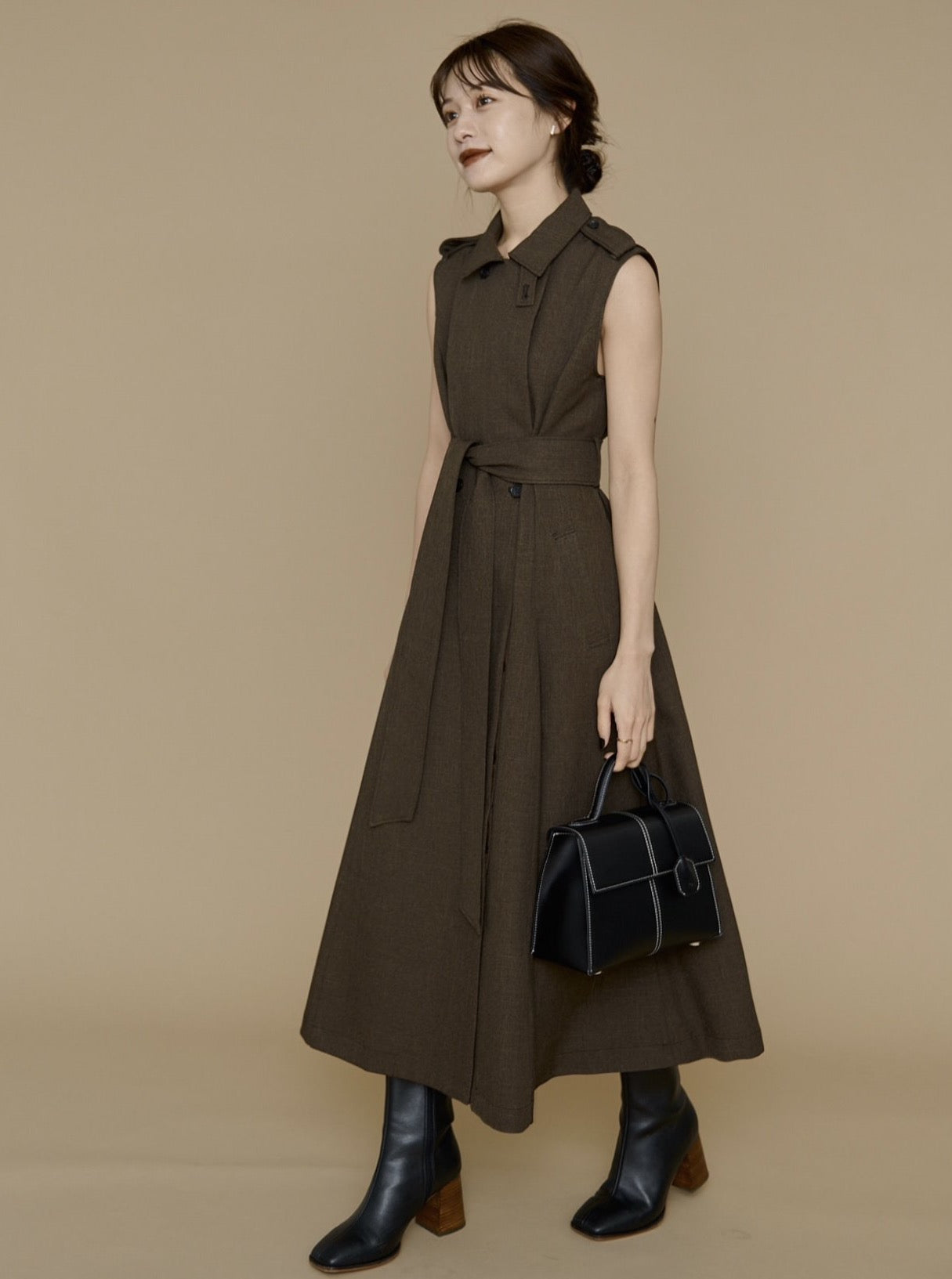 l´or Sleeveless Coat Dress-