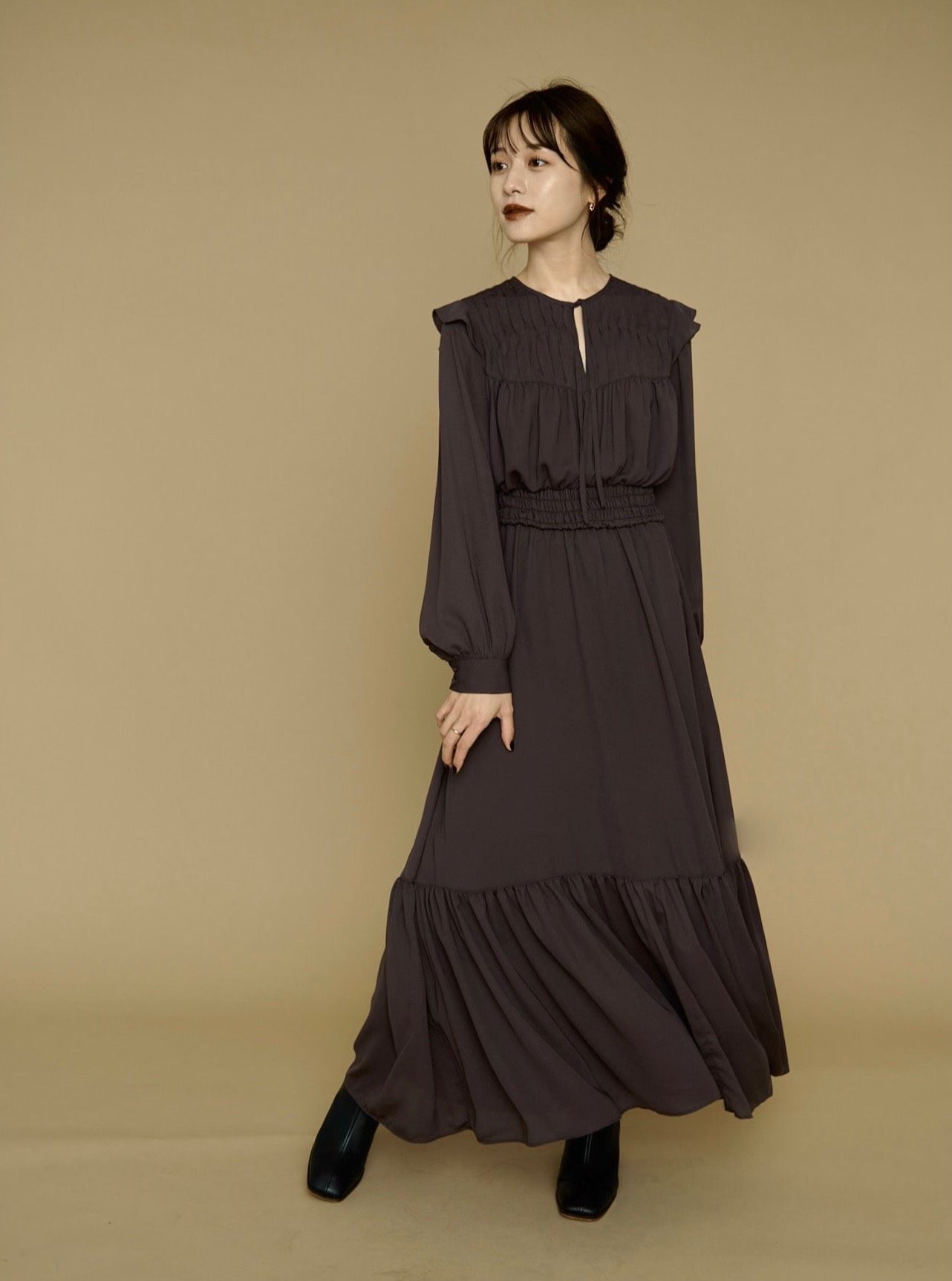 L'Or ロル楫真梨子 Design Pin tuck Tiered Dress pigeon.md