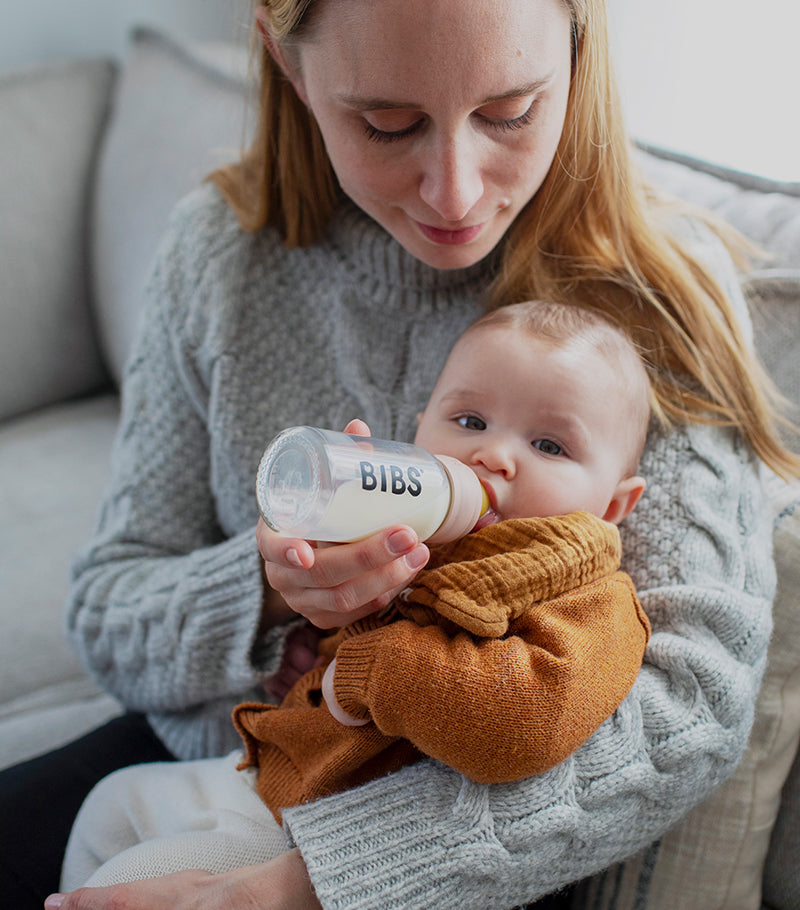 bottles for breastfed babies - introducing a bottle