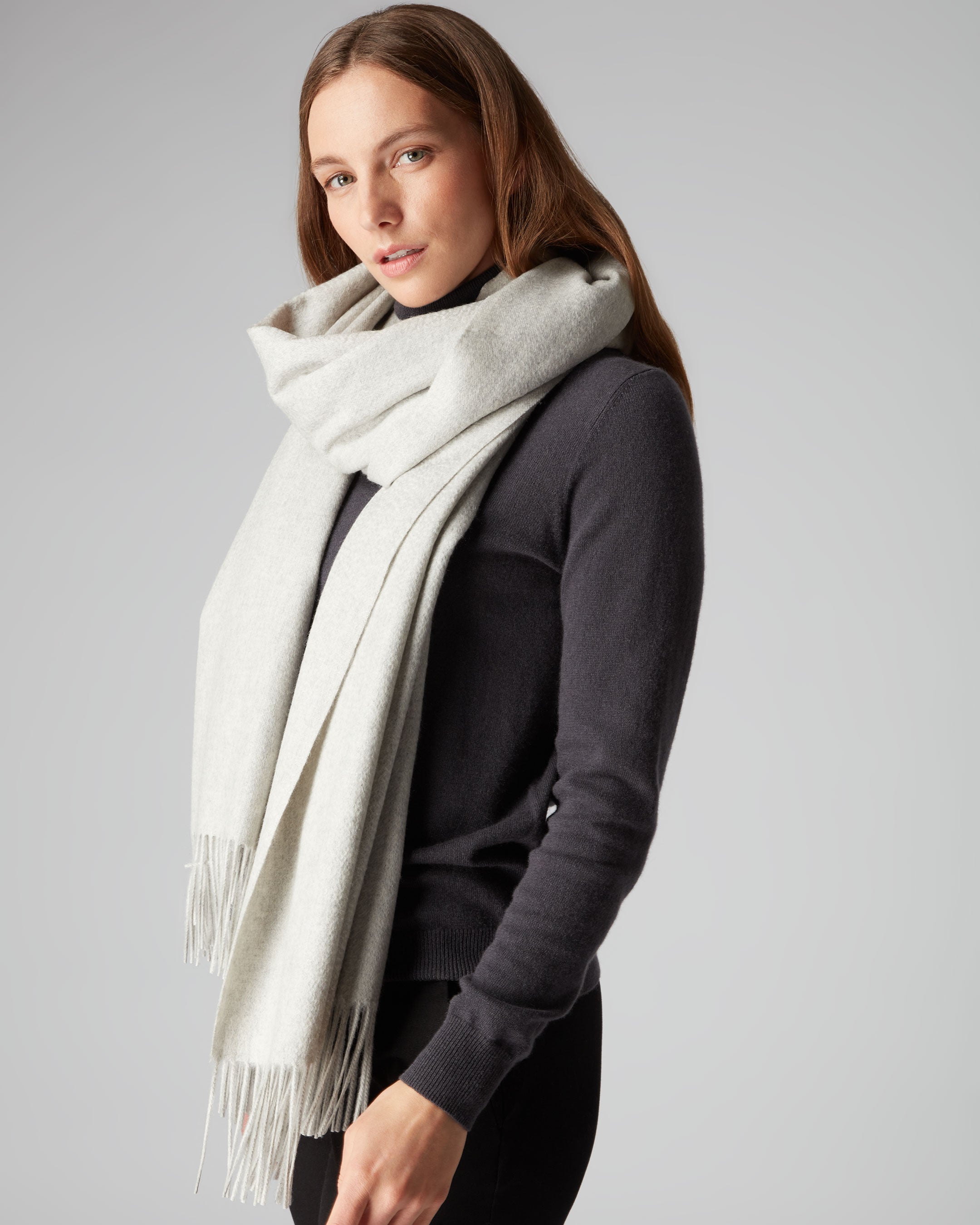 Women's Woven Cashmere Shawl Fumo Grey