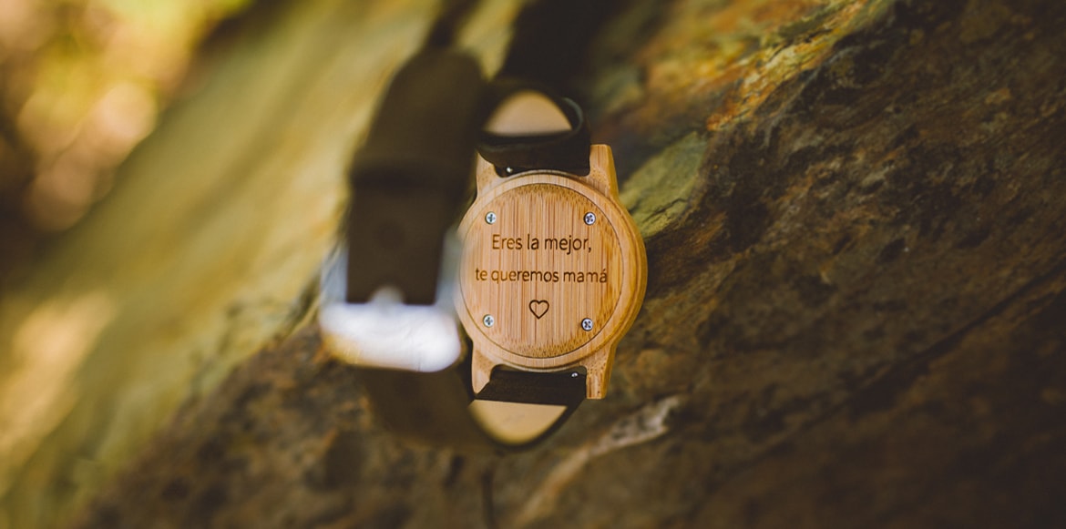 Regalar un reloj de madera en el día de la madre