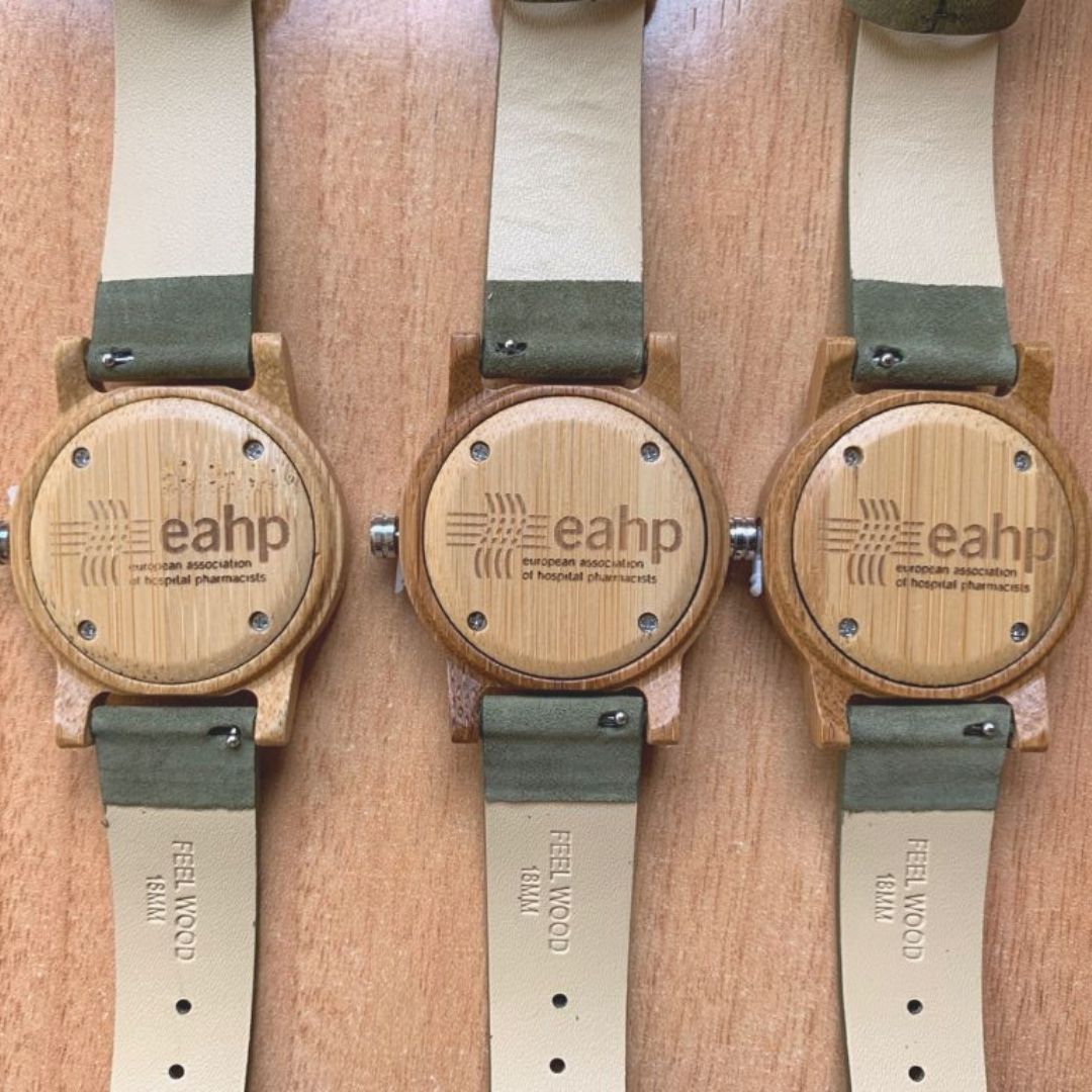 Relojes de madera con logo de empresa EAHP