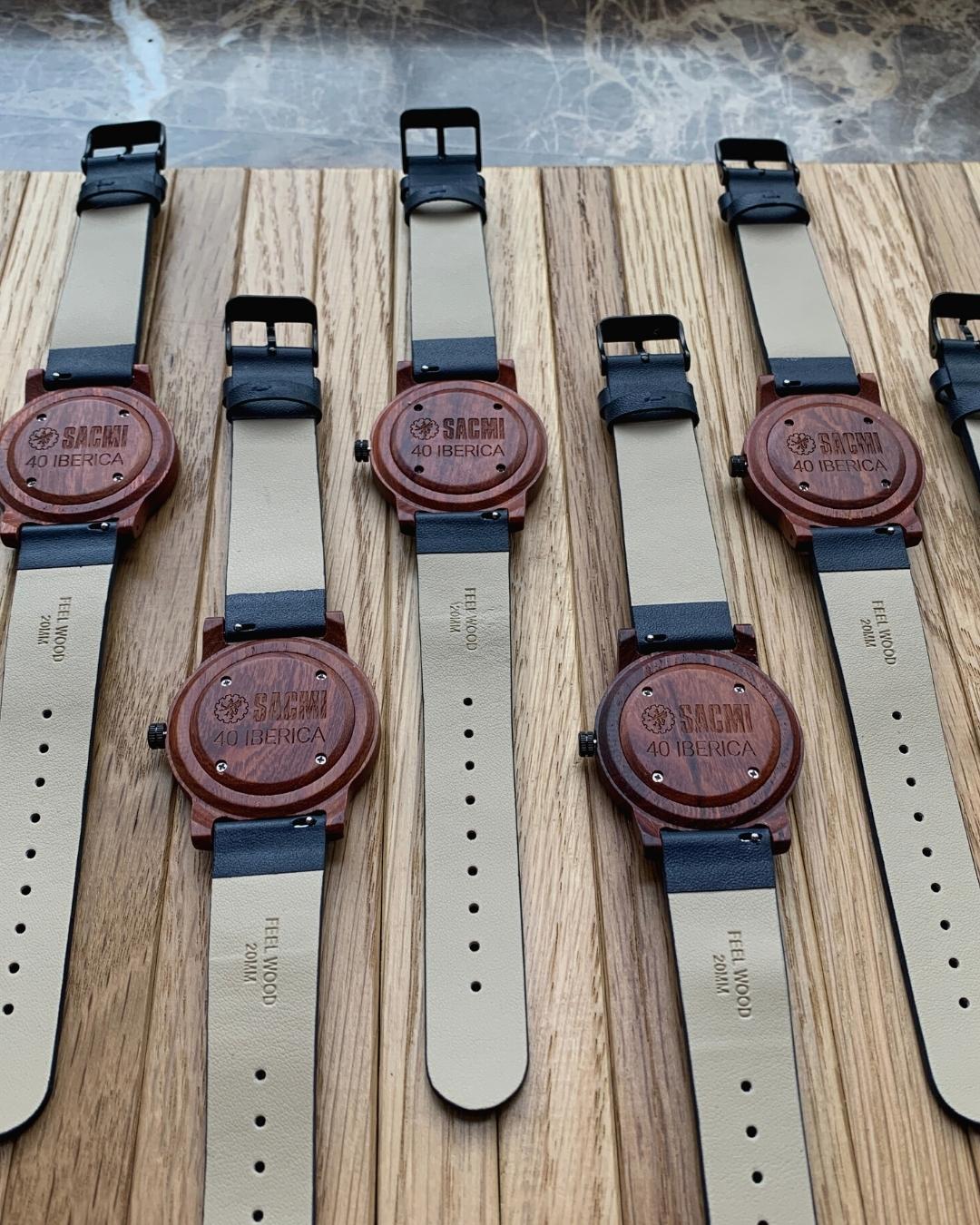 Pedido 175 relojes de madera para Sacmi Iberica