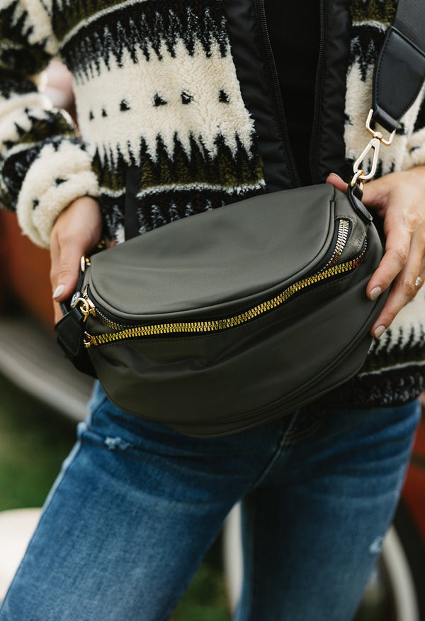 black fanny pack outfit