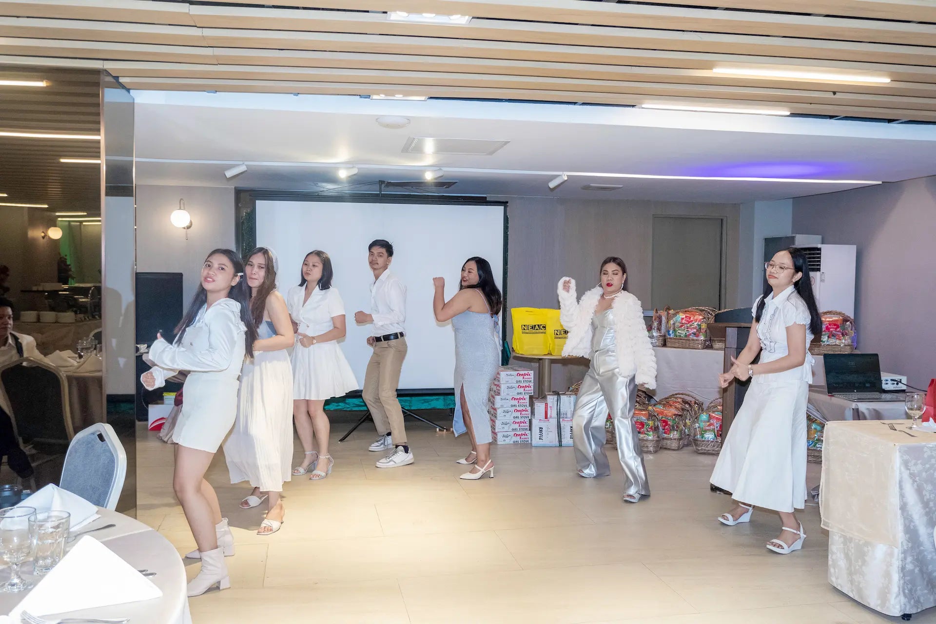 2024 NEAC XMAS PARTY-249.webp__PID:78e43625-a57e-4717-b7a9-fe6c2aa76a06