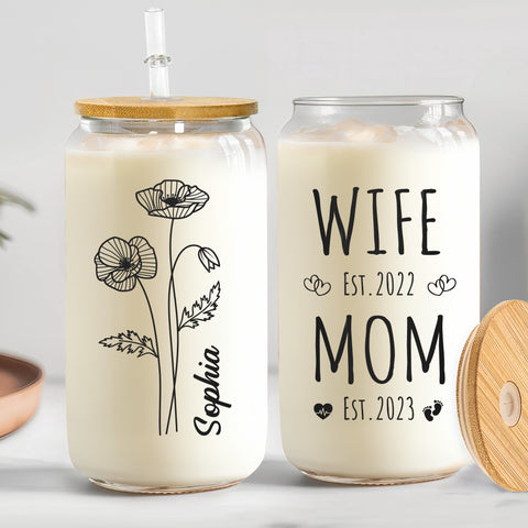 https://cdn.shopify.com/s/files/1/0499/6379/4592/files/Wife-Mom-Est-Birthflower-Mother_s-Day-Birthday-Gift-Personalized-Clear-Glass-Can-1_large.jpg?v=1704281197