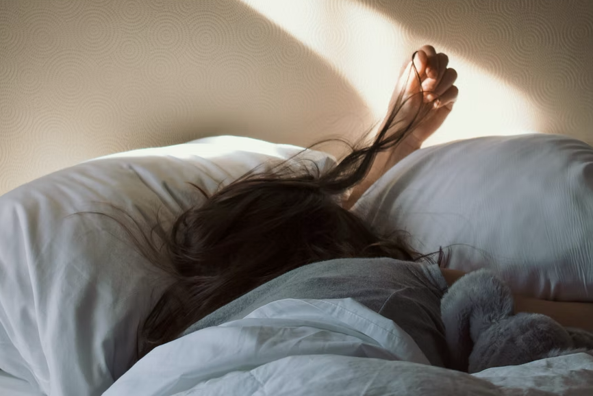 femme qui dort couette épaisse