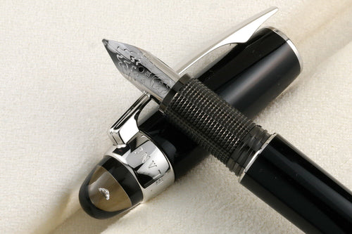 Montblanc Rubber Starwalker Grid Fountain Pen - Chatterley