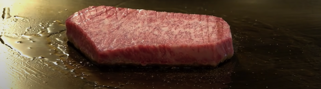 Wagyu Miyazaki op een grillplaat