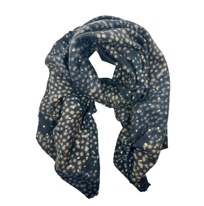 scarve-3.jpg__PID:41c87767-4acd-41c4-9770-f0041c954170