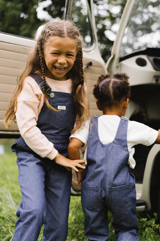 Salopette Castille en jean enfant cadeau Noël recyclé écoresponsable