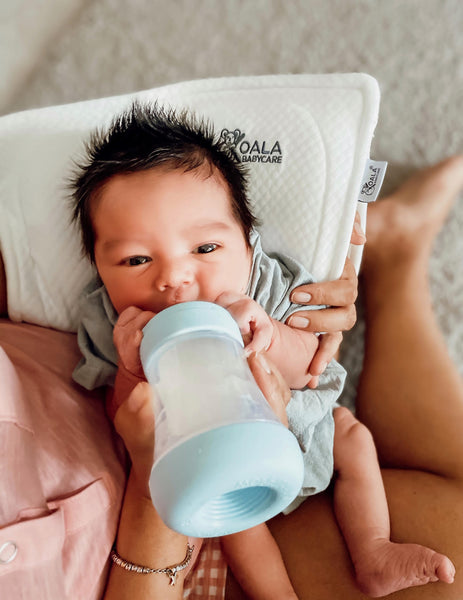 Sillitas inclinadas para dormir, almohadas para amamantar y otros productos  para el bebé que debe evitar 