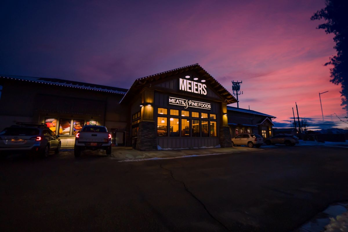 Meijers_Grocery_Highland_Sky.jpg__PID:15957936-f52a-4403-9065-60efe63cf9e6