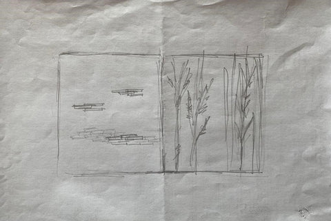 Bozza scenografia spettacolo Umore Acqueo. Raffigurato un rettangolo diviso a metà: nella parte a sinistra parte bianca con disegnati mattoni, nella metà a destra disegnate delle piante. Il disegno è a matita.