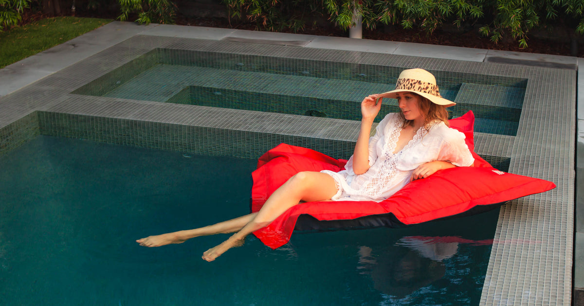 FLOAT INTO YOUR BEST SUMMER EVER – Posh Pool Pillow