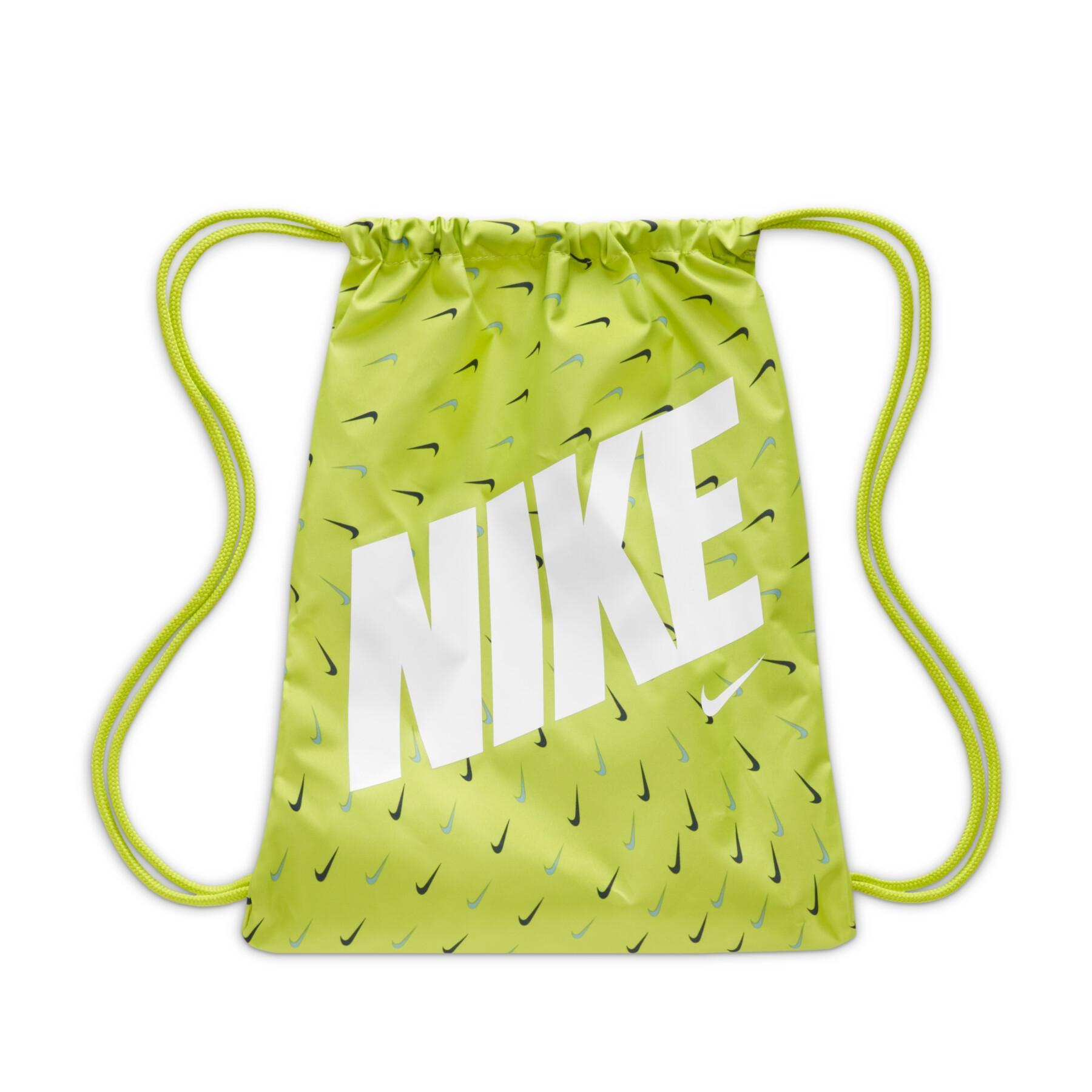 Nike Graphic Multiswoosh – Dakota Blanes