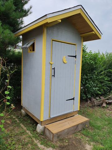 Compost toilet with We pee separator 