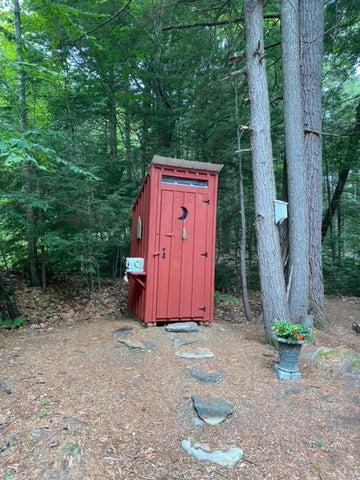 Dry compost toilet with urine separator system 