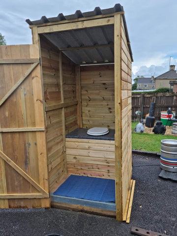 Pee diverter installation in compost toilet 