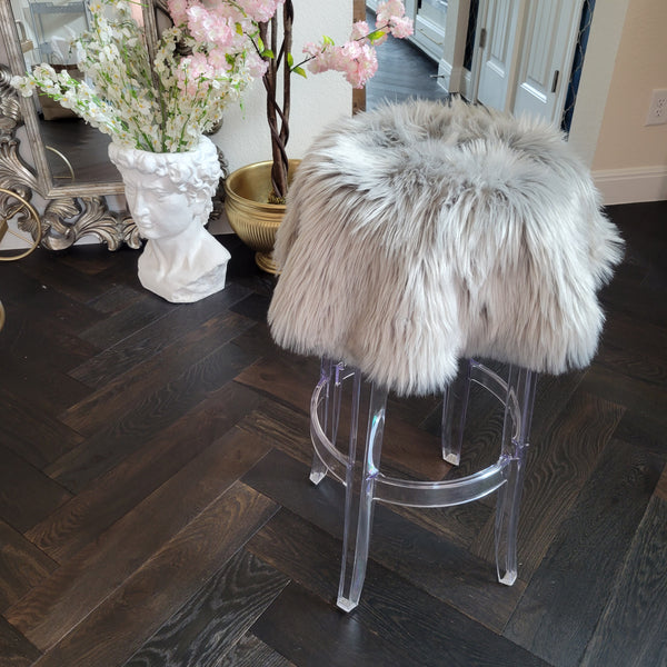 gray round faux fur rug 