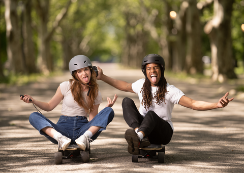 How to ride the electric skateboard