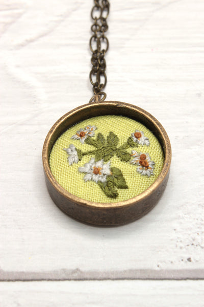 NEW | Embroidery Necklace - Daisies