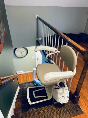 Stairlift Harmar SL300 Pinnacle Stairlift