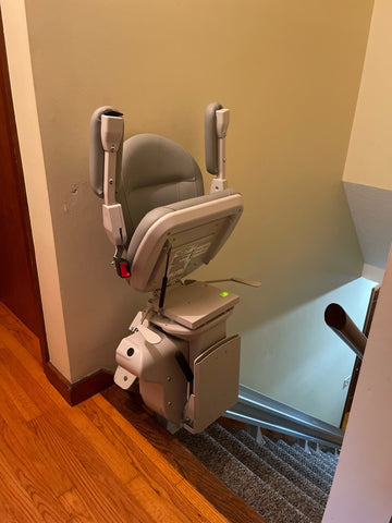 Stairlift Harmar SL300 Pinnacle Stairlift