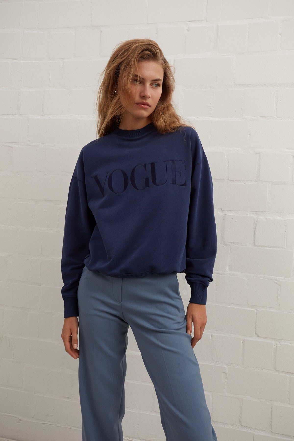 VOGUE Embroidered Sweatshirt in Navy