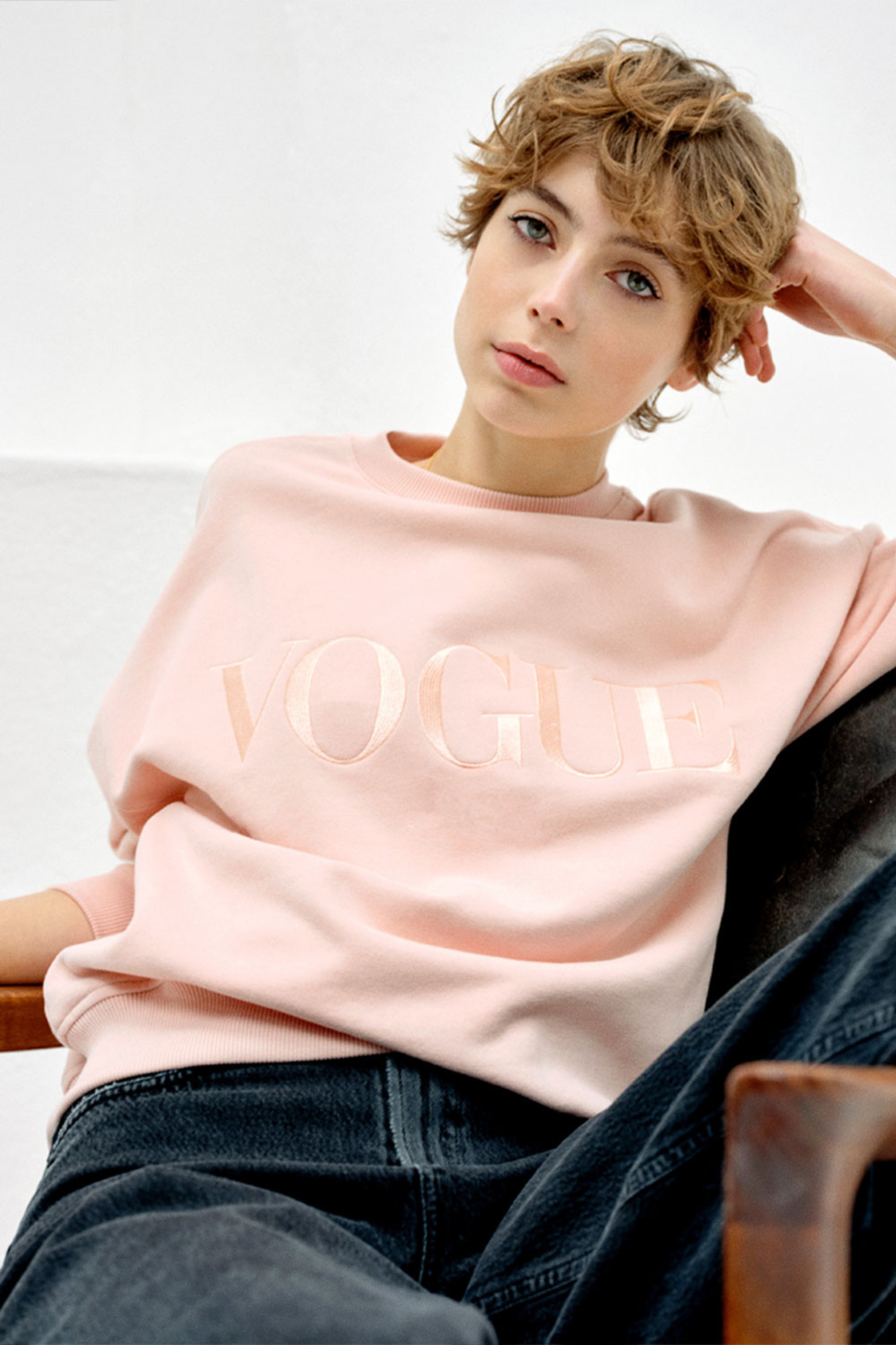 VOGUE Embroidered  Sweatshirt in Peach