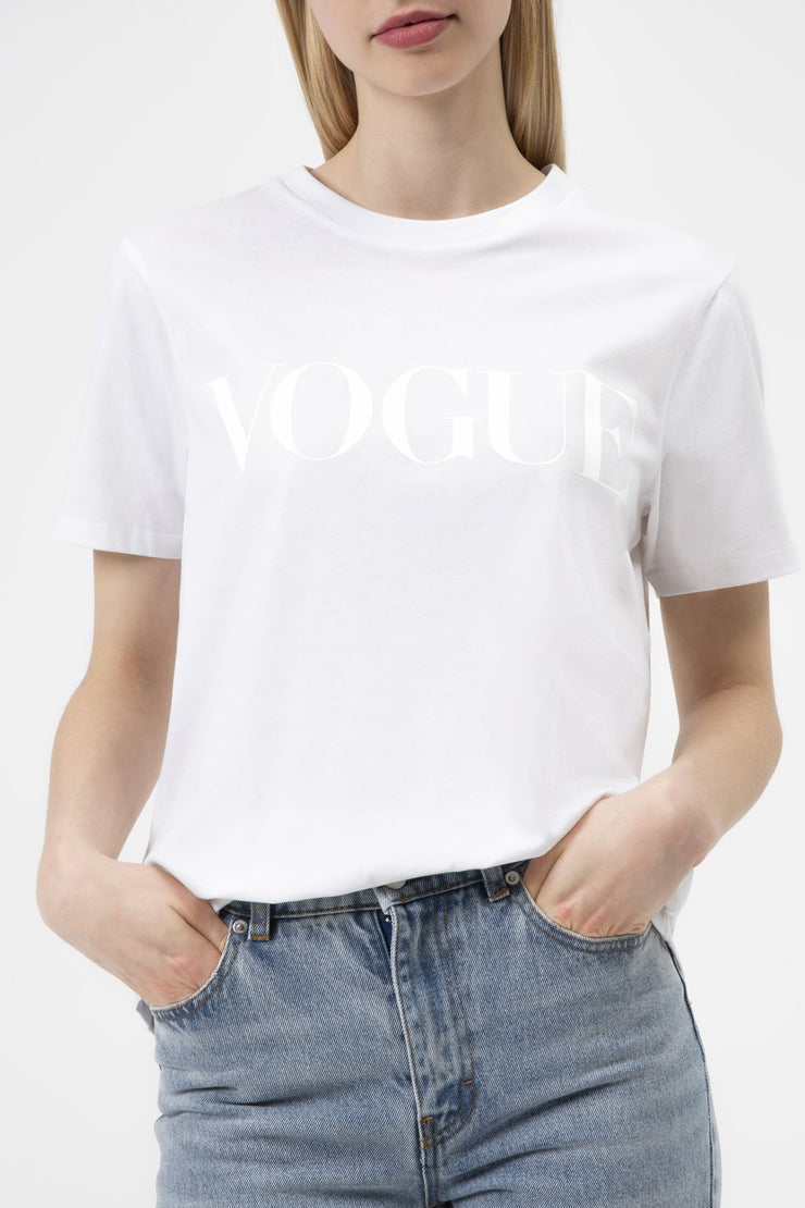 VOGUE T-Shirt in White with Tonal Logo – Vogue Shop