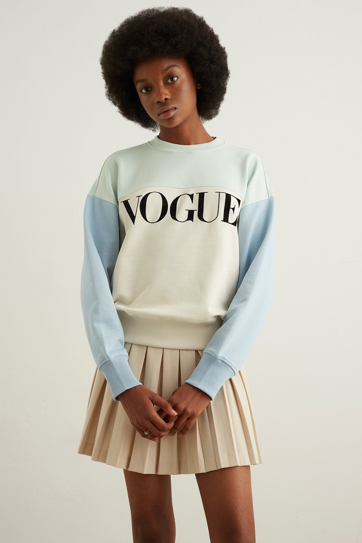 VOGUE Retro Sweatshirt in Blue Tricolor