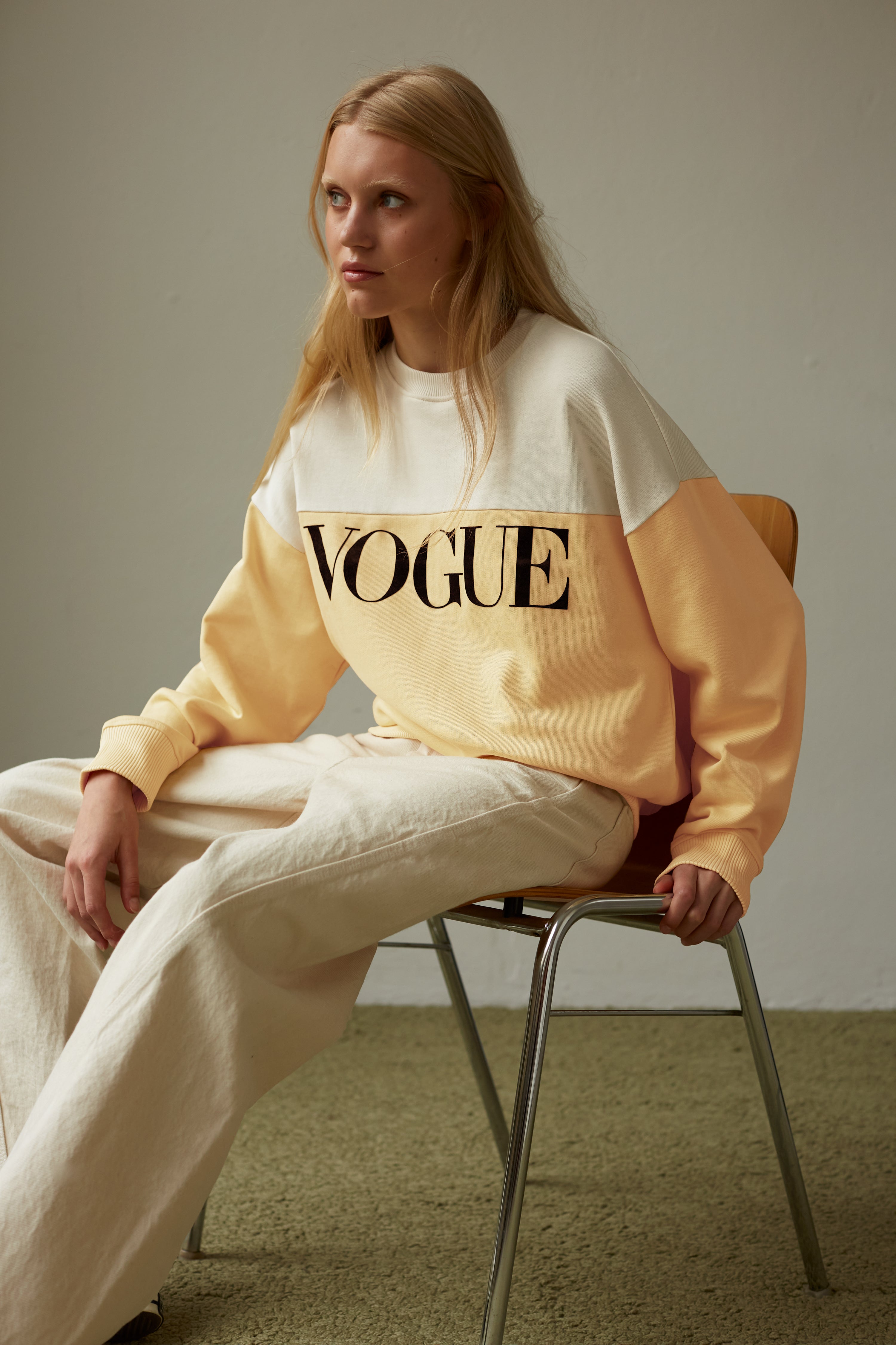 VOGUE Retro Sweatshirt in Sunburst